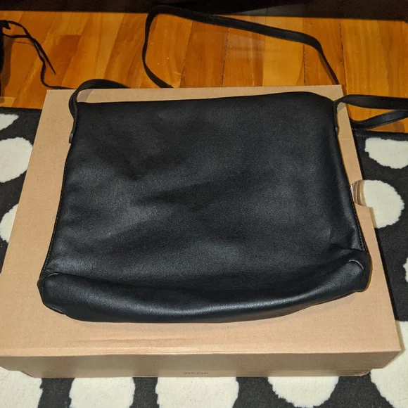 Crossbody - Picture 3 of 4